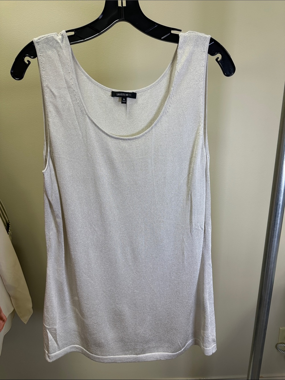 Laundry By Shelli Segal Ivory Shimmer Scoop Neck Tank